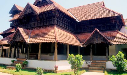 The history  Palace in “Padmanabhapuram Palace is the oldest, largest, and well preserved surviving example of traditional wooden architecture in India”.