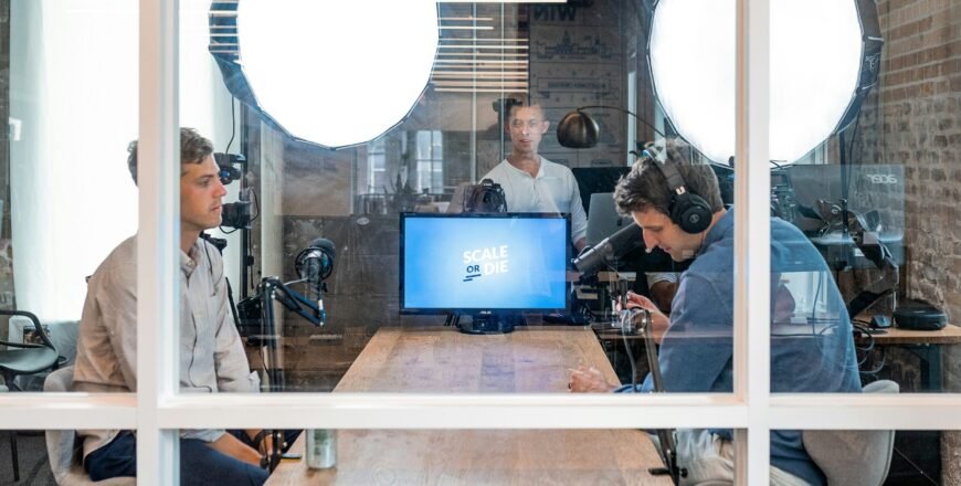 Revolutionizing Communication: The Rise of Federated Learning in AI Development
