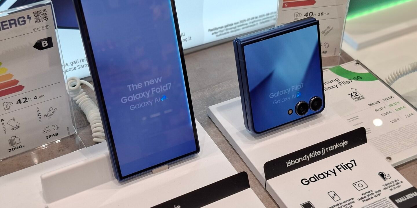 Samsung Galaxy Z Fold 7 and Z Flip 7 on display in a phone store