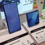 Samsung Galaxy Z Fold 7 and Z Flip 7 on display in a phone store